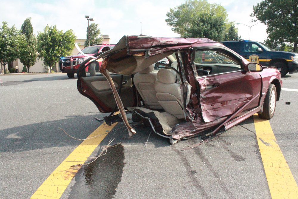 Car Ripped In Half During Morning Accident In Newark 4 In Hospital First State Update